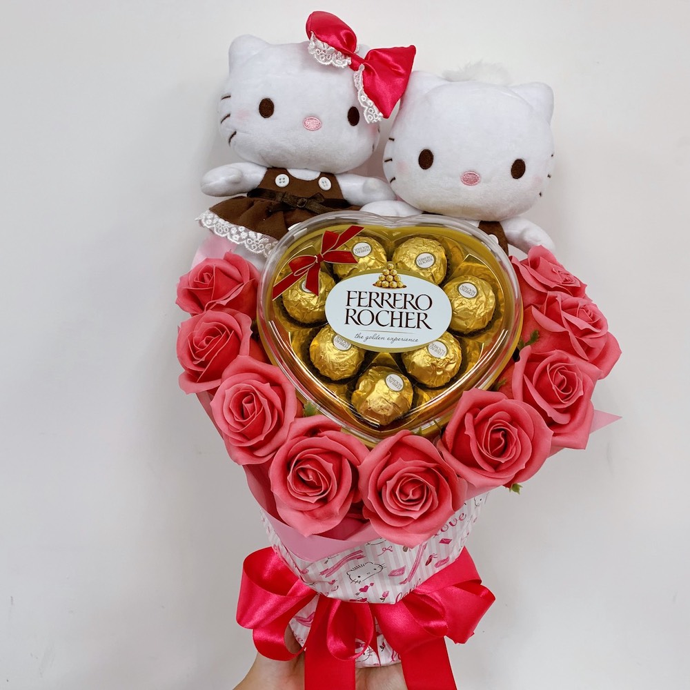 全台 情人節就選它 7 11 Hello Kitty頭型後背包 限量登場kitty金沙花束浪漫首選 Foody 吃貨