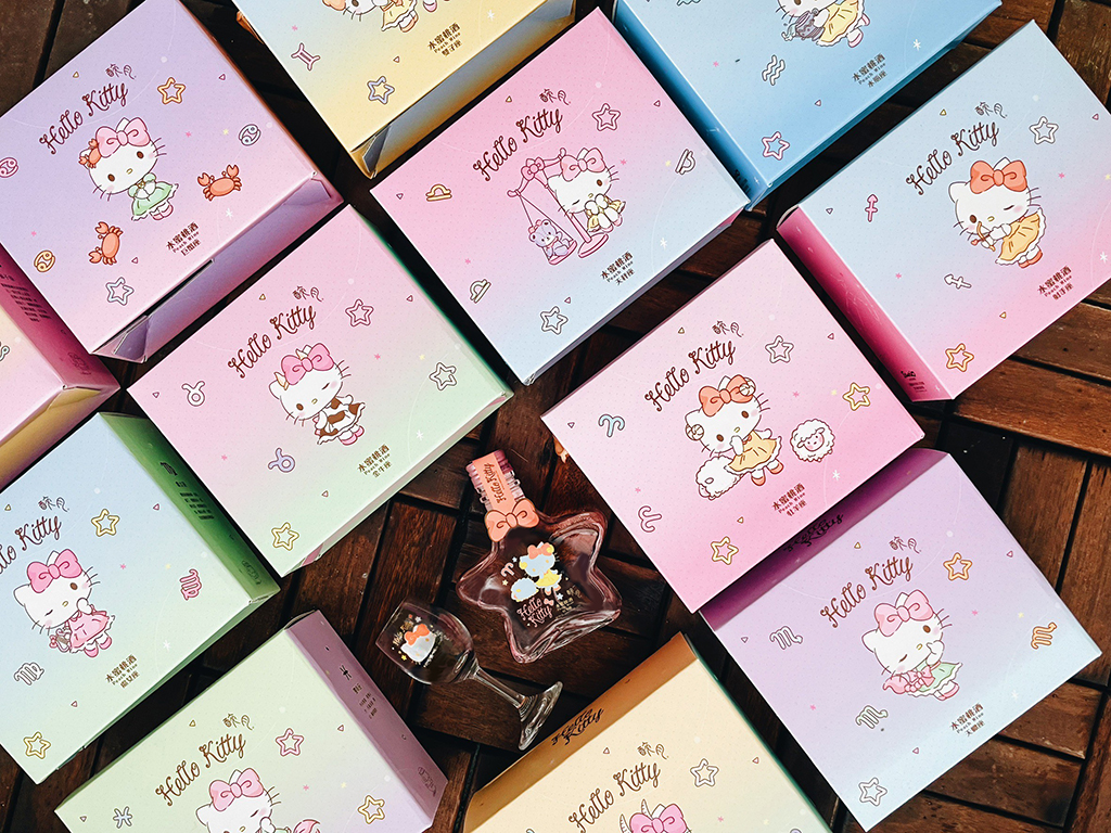 全台 少女心融化 7 11 Hello Kitty星座酒 萌翻登場 許願星瓶身 高腳杯 太夢幻 Foody 吃貨 全台 少女心融化 7 11 Hello Kitty星座酒 萌翻登場 許願星瓶身 高腳杯 太夢幻 Foody 吃貨