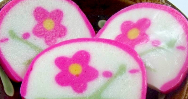 媽媽「魔法變魚板」貪吃兒秒識破　底下樓超歪：我家也都叫它花花耶！