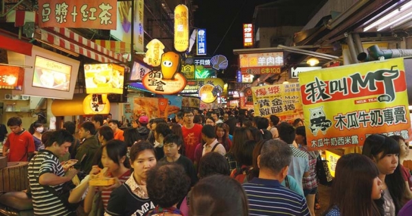 全新夜市主打「佔地千坪」空間保證大　8/17正式開幕「200攤美食、彩繪牆」