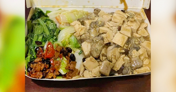 他買清粥小菜「豆腐鮮蚵拿到滿」　結帳「只要50元」佛到網友想朝聖