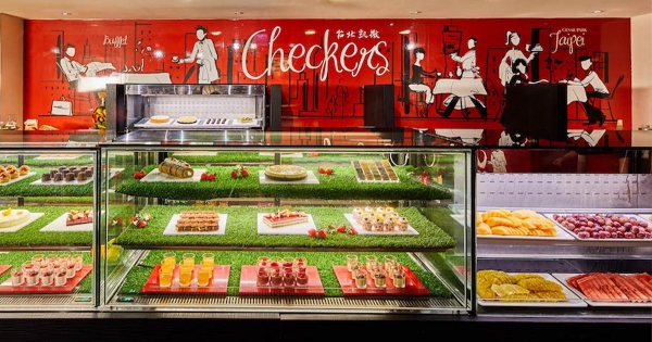 【台北】叫你們總經理出來！　台北凱撒「報總經理名字」享超狂優惠：吃到飽65折、住房現省7850