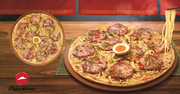 【全台】一口入魂！　必勝客推最狂「拉麵比薩」　「拉麵、叉燒、溏心蛋」通通能吃到～