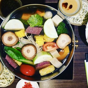 名流水岸涮涮鍋