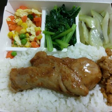 躍愛廚房公益便當餐廰