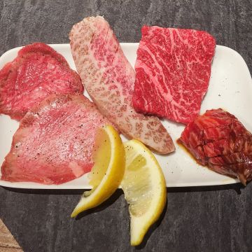 吃燒肉 Tabe yakiniku