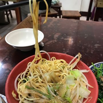 新港街米粉湯