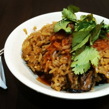 阿月子油飯、米粉湯