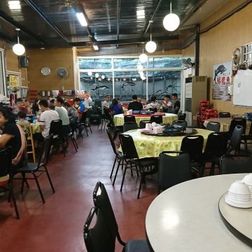 沙里仙鱘龍魚餐廳