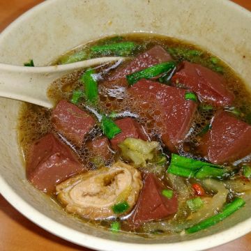 天然紅豆腐豬血湯