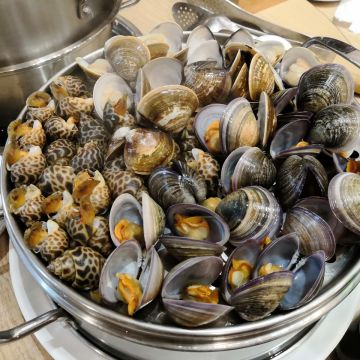 日日蒸海鮮鍋塔餐廳