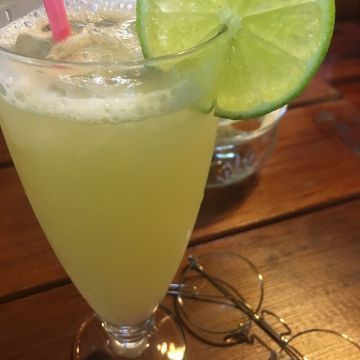 在水一方咖啡屋