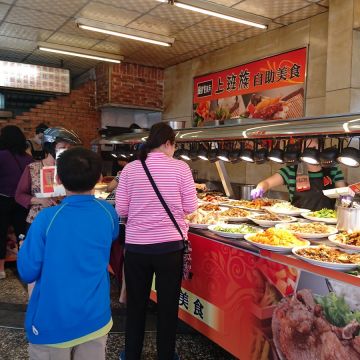 上班族自助餐館