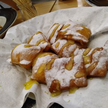 Bitch小姐 西子灣店 Bitch Fry-Fry