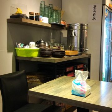 海食堂丼飯日本料理專賣店