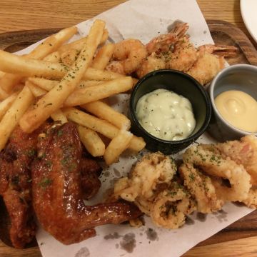 大口吃手創漢堡