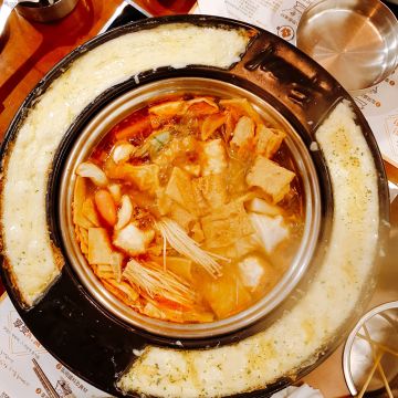 兩餐 두끼 韓國年糕火鍋吃到飽（新竹東區店）