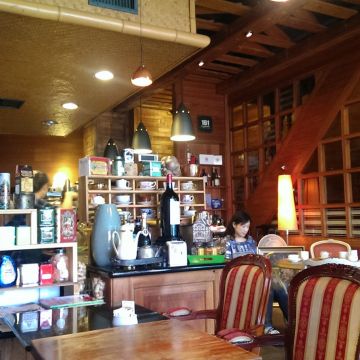 岸本絹花 莊園茶館