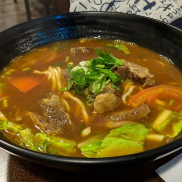 犇魂牛肉拉麵