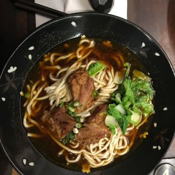 華美新古典麵食館