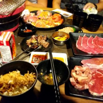 燒肉眾精緻炭火燒肉  樹林秀泰店