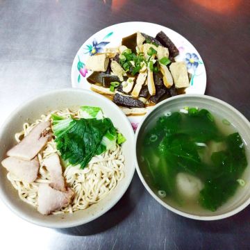 台南陸橋沙茶意麵