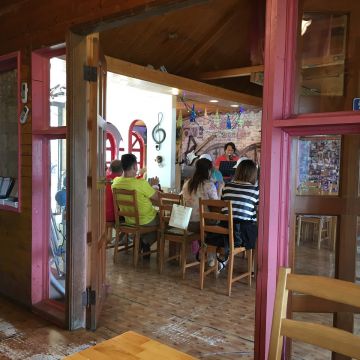 森鄰水岸景觀咖啡館