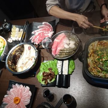 一品言巴渝特色餐館