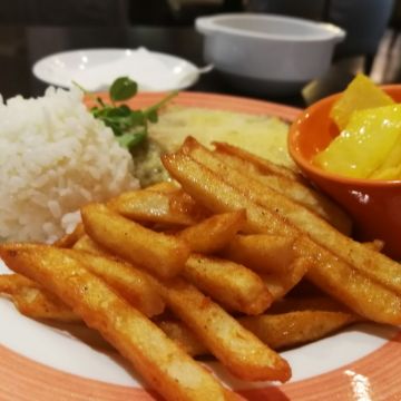 紅無堤複合式茶餐館