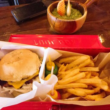 TankQ Cafe & Bar 松江南京店