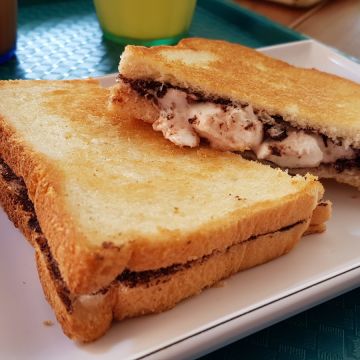 熱樂煎爆漿乳酪三明治