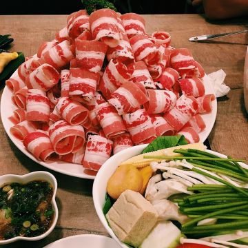 品湯。白色麻辣鍋專賣店