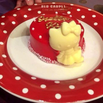 Hello Kitty Red Carpet 美式餐廳