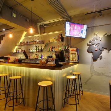 H&W Restaurant and Bar