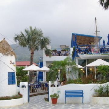 小艇地中海主題餐廳 Skiff