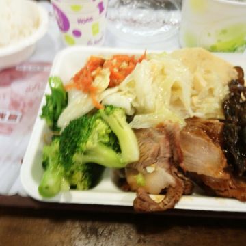 山珍海味自助餐