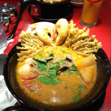 大心新泰式麵食 高雄三越三多店 VERY THAI NOODLES