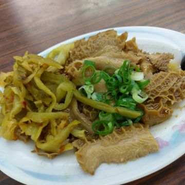 上佳牛肉麵（八里店）