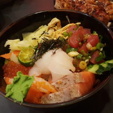 老漁夫平價生魚丼飯
