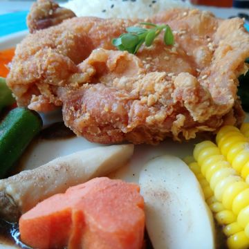 石中臼香草庭園咖啡