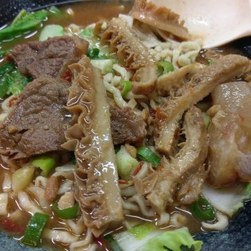 周記牛肉麵