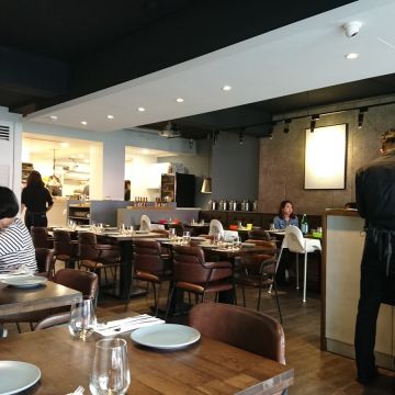 裸餐酒 Naked Bistro