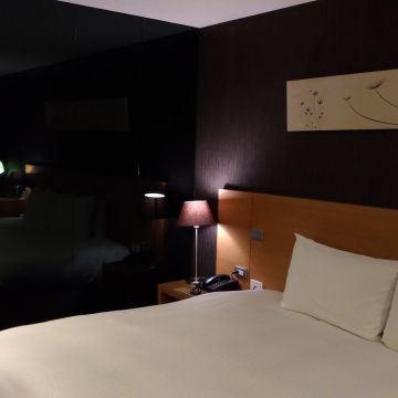 誠實泡菜-華麗狂女士