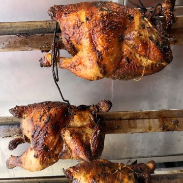 祕魯炭火烤雞專賣 POLLERIA