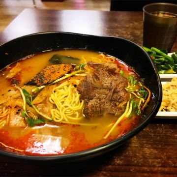 酒石拉麵（台中西區店）