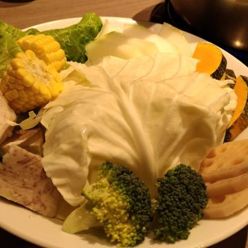 老碼頭麻辣酸菜白肉鍋