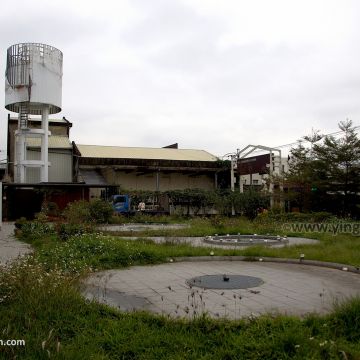 佐日漫遊金磚鳳梨酥