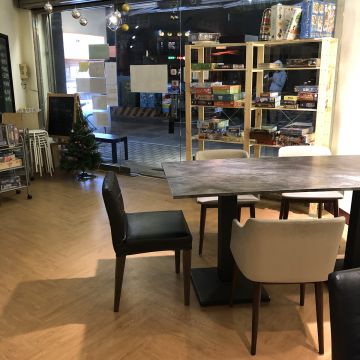 懶日子桌遊餐廳