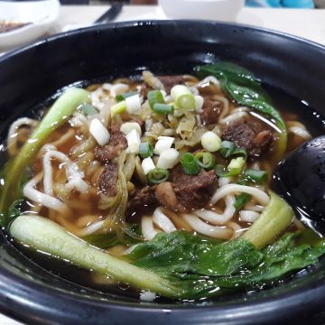 清一色牛肉麵（左營店）