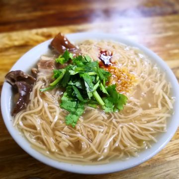 台北艋舺大腸蚵仔麵線